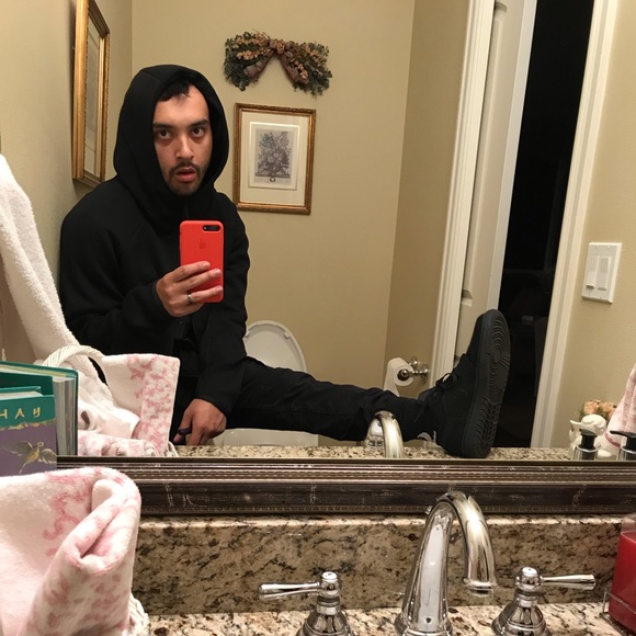 Meet your Posher, Andrew!! :) - Picture 3 of 5